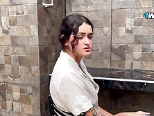 SEXO SERVICIO AL CUARTO,  FOLLADA HARDCORE A MUCAMA ENTRE MI HERMANASTRO Y YO A CAMBIO DE DINERO