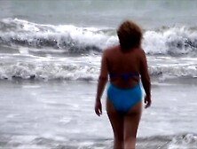 I expose myself on the beach and before fucking a stranger, I urinate in front of him