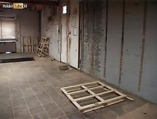 19 jarige Sylvana gaat met Don en Ad mee voor een verrassing