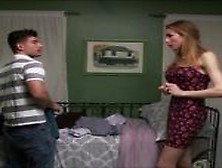 Boneca novinha dando o cuzinho pro viadinho