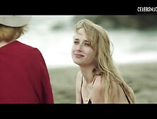 Juana Acosta,  Ingrid García Jonsson Beach,  Ocean scene in Acantilado (2016)