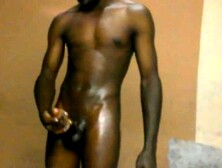 PUMPED UP KENYAN CHAP JERKING OFF RAW FOOTAGE ???????? AFRO BBC
