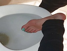 Toes Piss