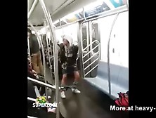 Mujer Se Masturba Dentro Del Metro De Nueva York Porno Bizar. Mp4