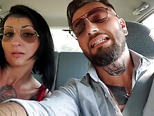 Milf si fà  scopare in autostrada