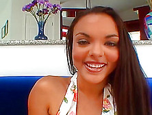 Belle latine de 18 ans