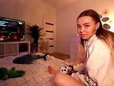 Watch nice-looking LIs Evans's video