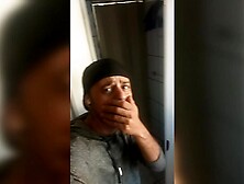 Filmei a novinha no banho,  de boca no pau do tatuado...  Ela Baez e Dluquinhaa