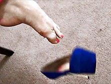 Circle jerk on her feet