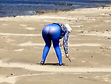 Blue style 2 - Flashing on beach