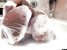 Johnny The Kid and Tori Montana's Shower Seduction / 20. 12. 2019