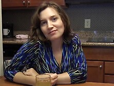 Bettie Bondage – Girls Chat With Mom