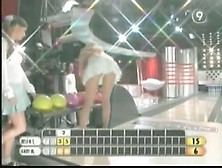 Hot Blonde Tv Presenter In Upskirt Action.