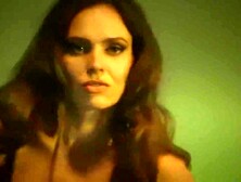 Elizabeth Hurley - Viktor (2014)