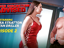 Verführerische Milf Bettelt Um Ungeschützten Couch-Sex