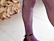 Stepsister Shows Me How To Change Her Pants