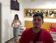 Mi Amiga latina me invito a probar sus juguetes en un Motel y se termino viniendo a chorros