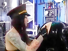 Strapon latex femdom