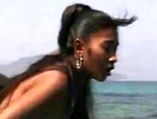 Pattaya LDFM fucked on beach by German Dude