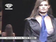 Accidental nudity on the catwalk