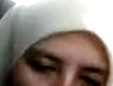 Bini Orang Bertudung Sangap