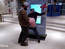 Extremes Public am im Flughafen Bremen - Julia Winter