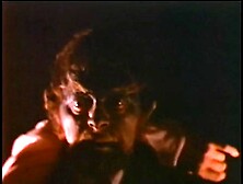 Los Vampiros de Coyoacan Carry scene