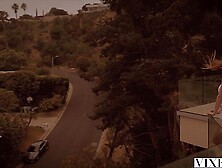 Novinha peituda do xvideos transando com seu colega escondido