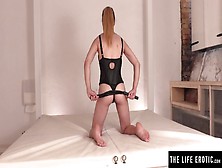 Legs up xxx with romantic beauty from TLE