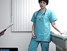 Harlow West & Jessica Ryan are sharing doctor's prick in 3some