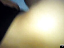 ¡Oh no! ese es el agujero equivocado..  Ay ¡Duele!,  por favour no me jodas el culo.  Lo siento nena! no es mi culpa que te pones d