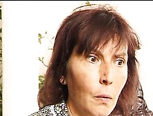 Milf bestellt sich jungen callboy und wird gefickt