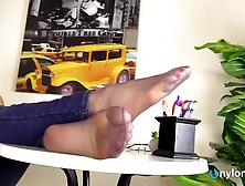 Provocative sweetheart's nylonfeetlove clip