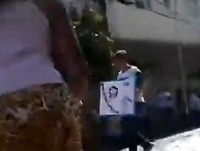 Leopard hunt on a crowded street