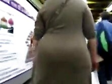 La Abuela Culona En El Metro