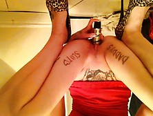 Toying my snatch on webcam