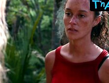 Mia Healey Lesbian,  Underwear Scene in The Wilds