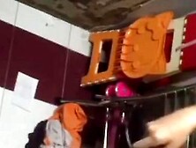 NGINTIP KAKAK GANTI BAJU