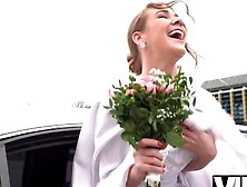 Sexy Bride In White Dress Moans Loudly Being Fucked In The Wedding Limo