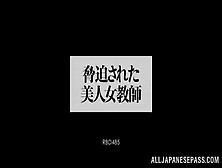 Shino Tsubaki performs wild group action