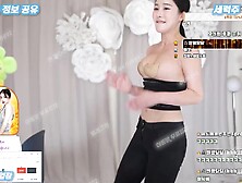 2480 Kbj 플렉스 티비 이여름 방송중 가슴 꼭지 노출 후 도망 풀버전은 텔레그램 Ub892 Korea 한국 최신 국산 성인방 야동방 빨간방 온리팬스 트위터