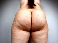 Large bulky booty shake in slow motion