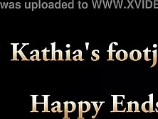 Kathia Nobili is teasing u with her feet