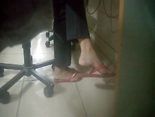 Candid Foot In College - Faceshot - Feet 38