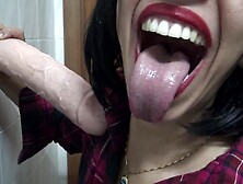 Brunette Babe In Francaise Gros Seins Parle Cru Gros Bite Dans La Bouche