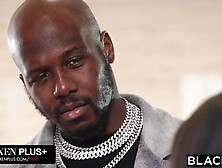 Violet can't respect the rules when this babe's abode-sitting for a client,  but that's just coz this babe needs smth to distract