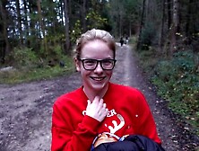 Funny Mia's handy leer porn