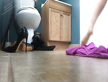 Giantess Mom's Toilet Slave