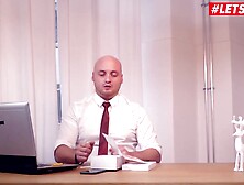 Bums Buero - CHRISTMAS FOURSOME AT THE OFFICE! German Babes Jolee Love And Lilli Vanilli - Pt1