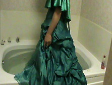 Pretty Green Dress In A Tub Pt1